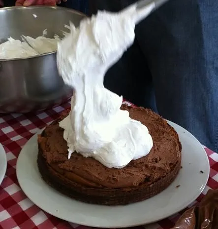 La torta bomba de Maru: marquise de chocolate, dulce de leche y ... La torta bomba de Maru: marquise de chocolate, dulce de leche y ...