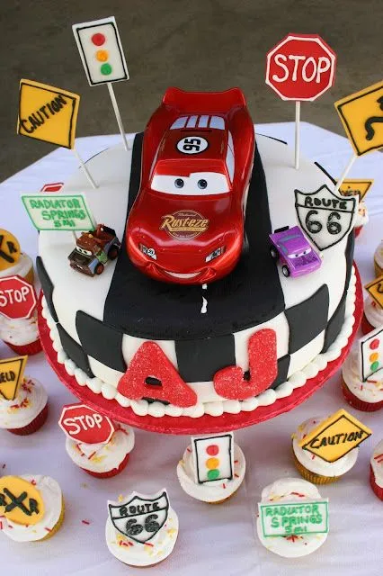 TORTA CAKE FIESTA MOTIVO CARS : TORTAS UNICAS