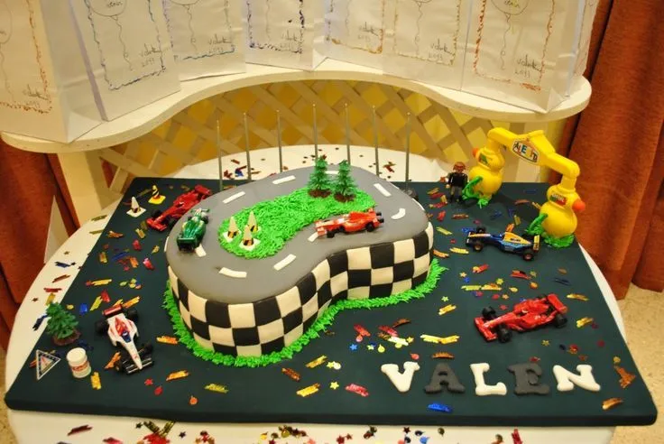 Torta maqueta pista de autos - Car race cake. Facebook.com/pages ...