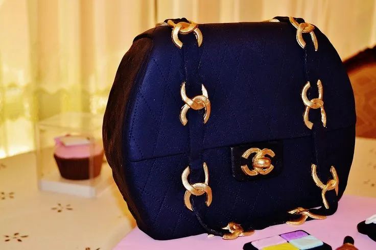 Torta cartera Chanel | Tortas para Adolecentes | Pinterest