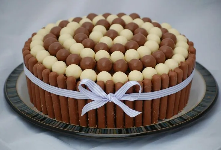 Torta de chocolate con bombones | BELLAS TORTAS | Pinterest ... Torta de chocolate con bombones | BELLAS TORTAS | Pinterest ...