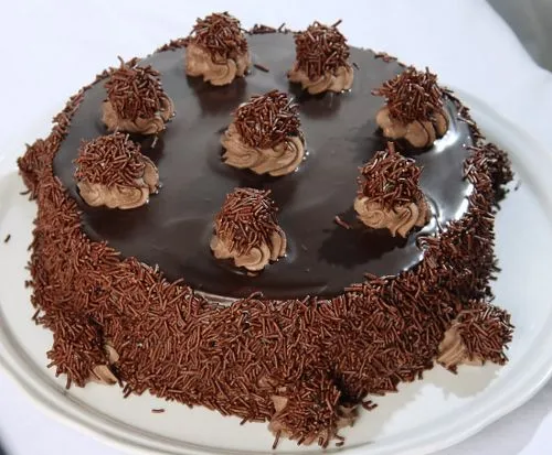 Torta de chocolate con trufas | Recetas de Cocina Torta de chocolate con trufas | Recetas de Cocina