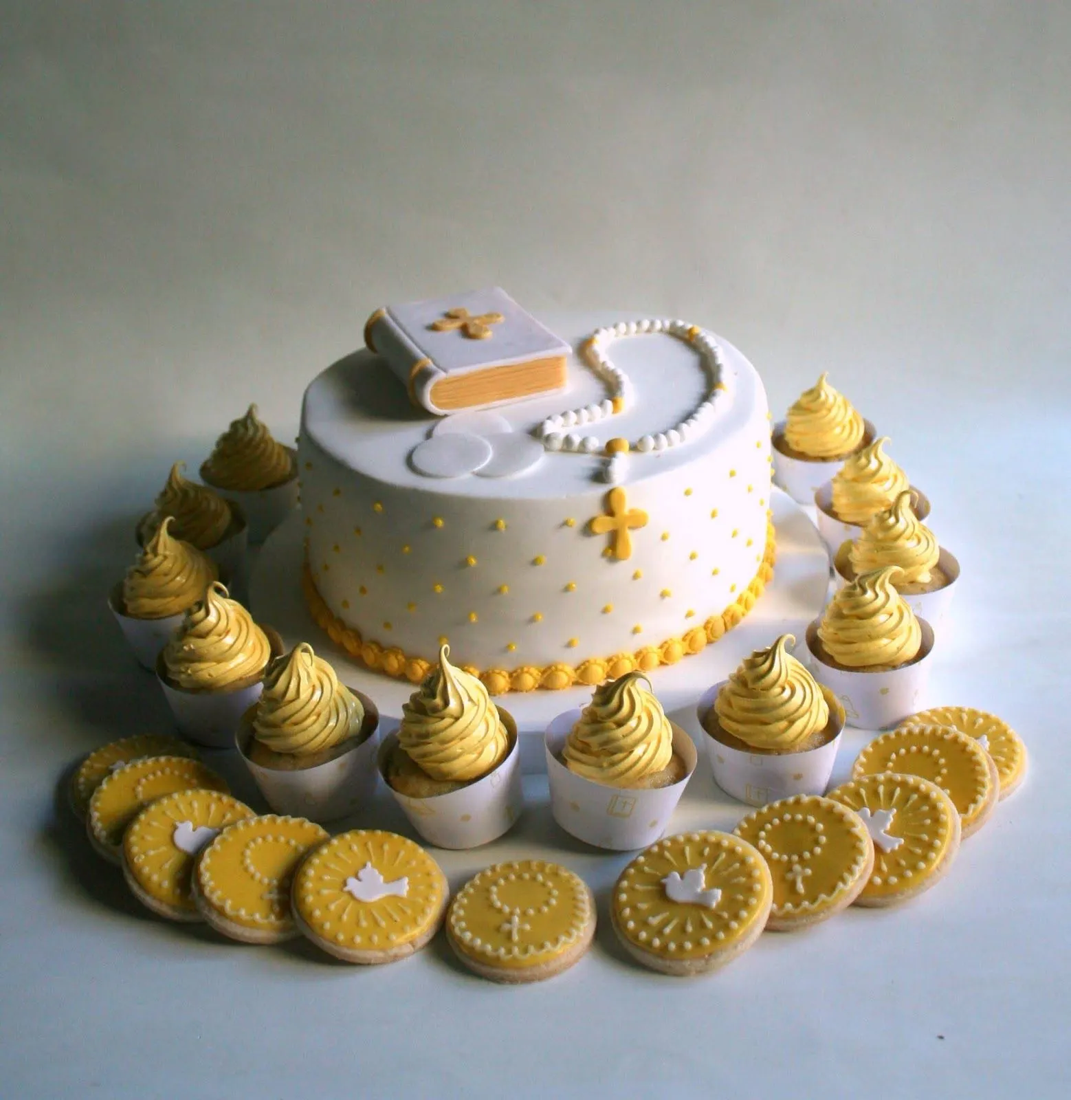 TORTA DE PRIMERA COMUNIÓN PARA SILVIA | ZUKATE TORTA DE PRIMERA COMUNIÓN PARA SILVIA | ZUKATE