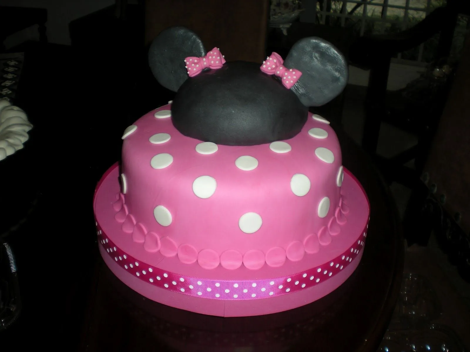 Torta y Cupcakes de Minnie Mouse | Postrecitos y Algo más Torta y Cupcakes de Minnie Mouse | Postrecitos y Algo más