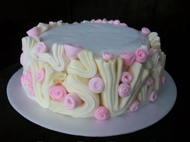 TORTA CON DECORACIÓN DE FLORES Y ARABESCOS EN FONDANT | TORTAS ... TORTA CON DECORACIÓN DE FLORES Y ARABESCOS EN FONDANT | TORTAS ...