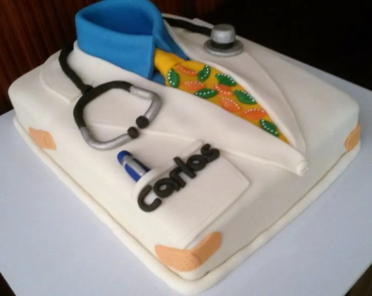 Torta decorada en Fondant para un futuro medico | Tortas para ...