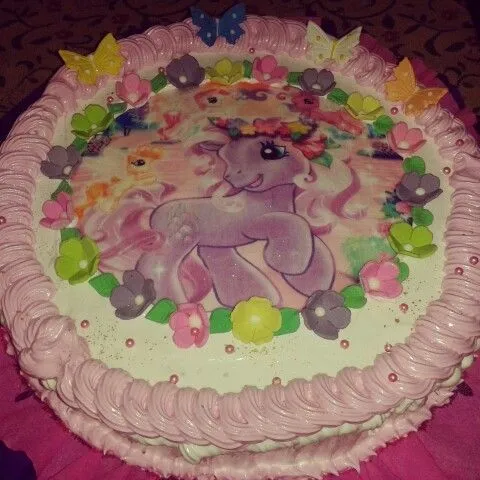 Torta decorada con merengue motivo the little pony | Dulce y ... Torta decorada con merengue motivo the little pony | Dulce y ...