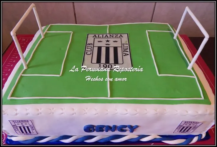 torta en forma de Cancha de futbol con escudo de Alianza Lima ...