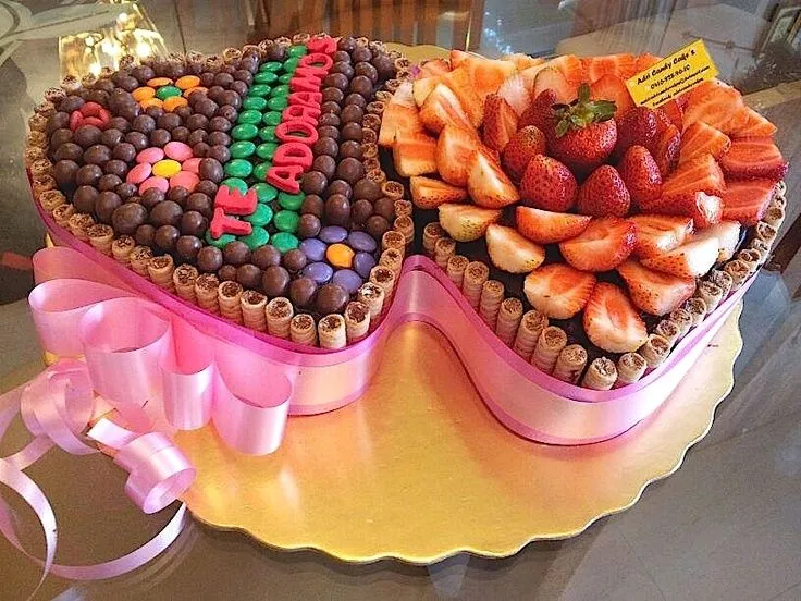 Qué te parece esta torta hecha con Pirulin, Pin Pon, Dandys y ... Qué te parece esta torta hecha con Pirulin, Pin Pon, Dandys y ...