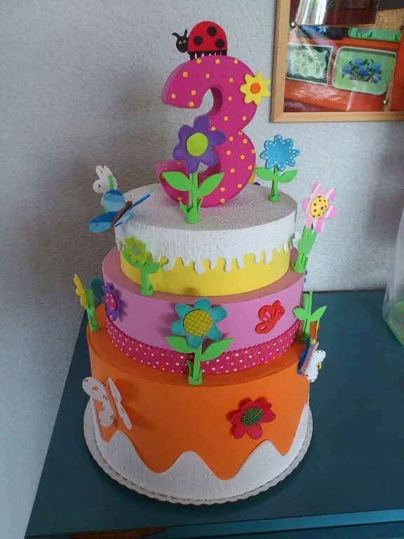 Torta de mariposas | tortas en goma eva | Pinterest