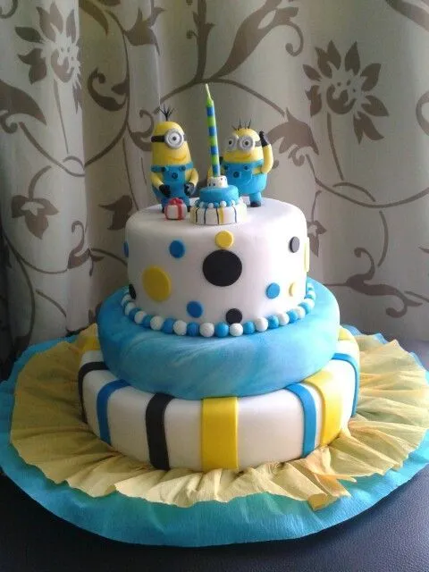 Torta minions | D'nevescake | Pinterest | Minions