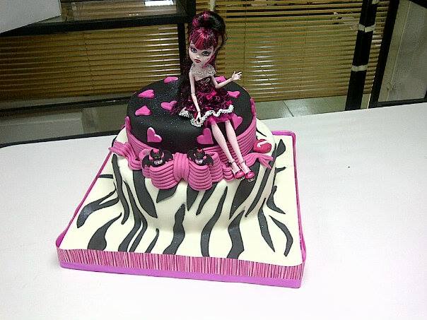 Torta de Monster high | Cesar's Cakes & Design