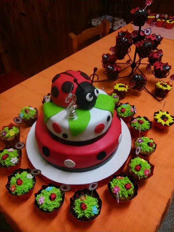 Torta motivo vaquitas | vaquita de san antonio | Pinterest Torta motivo vaquitas | vaquita de san antonio | Pinterest