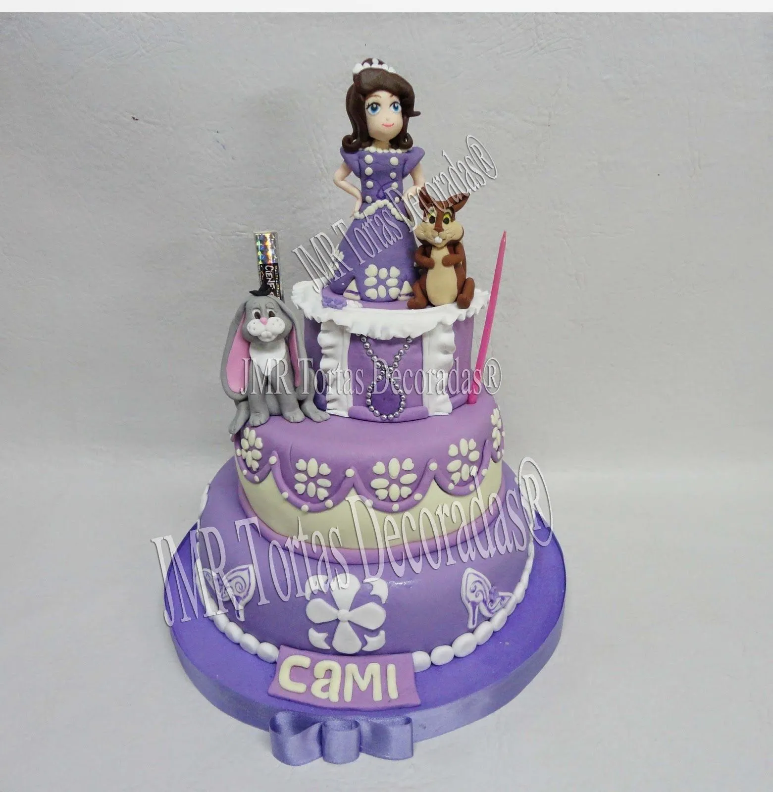 Torta princesa Sofia tres pisos. | JMR Tortas Decoradas Torta princesa Sofia tres pisos. | JMR Tortas Decoradas