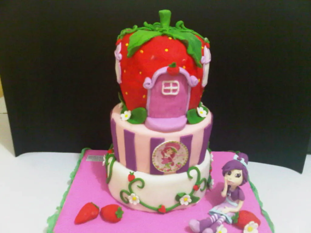 TORTA STRAWBERRY ( FRUTILLITA,FRESITA) | Repostería Artística Sandra TORTA STRAWBERRY ( FRUTILLITA,FRESITA) | Repostería Artística Sandra
