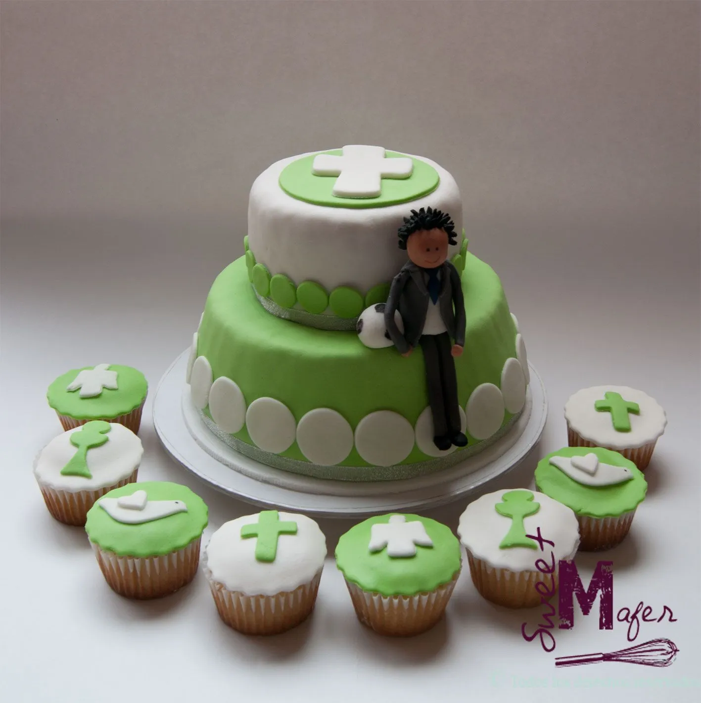 torta-y-cupcakes-primera-comunion |