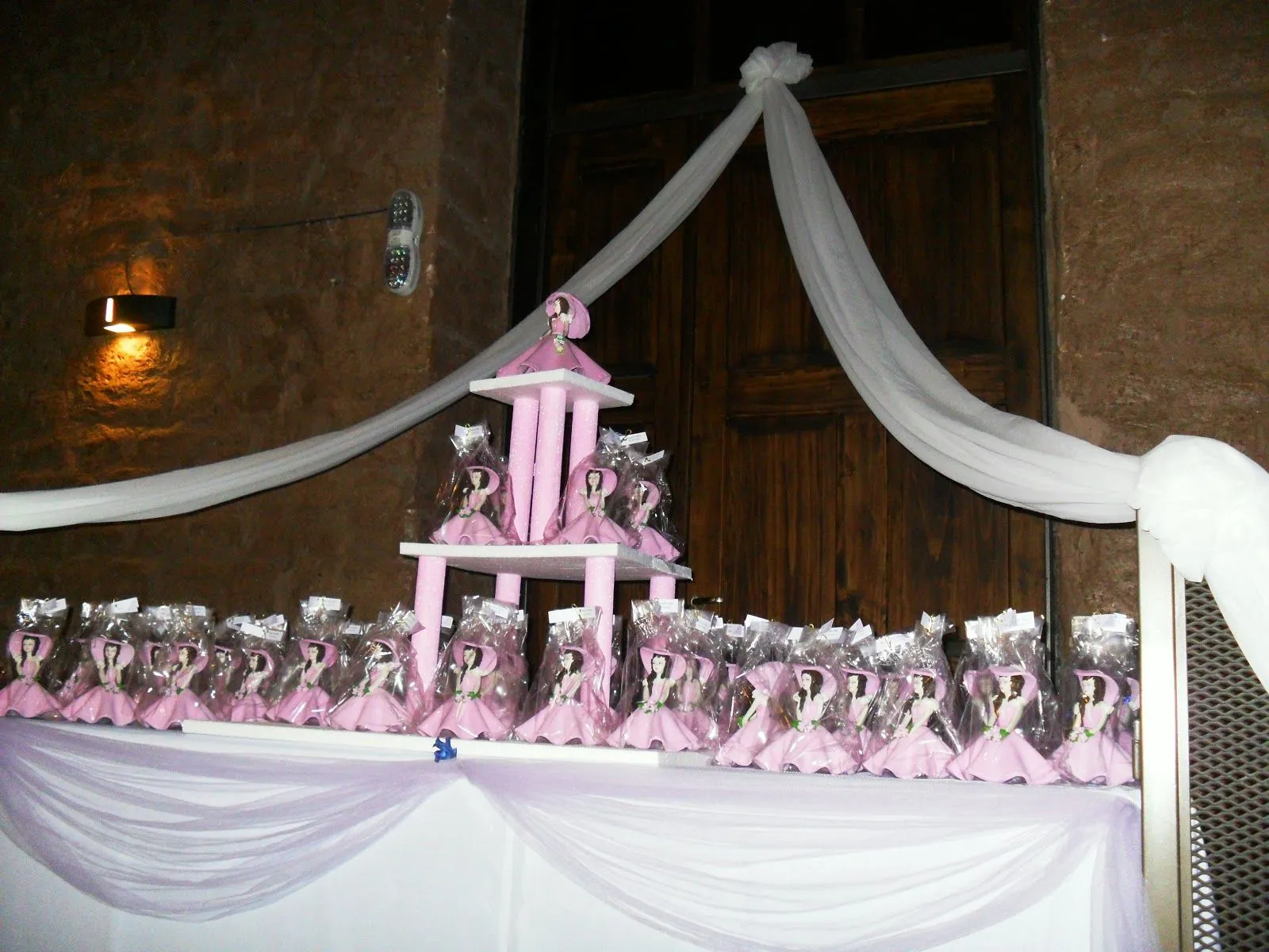 Tortas para 15 años con escaleras - Imagui