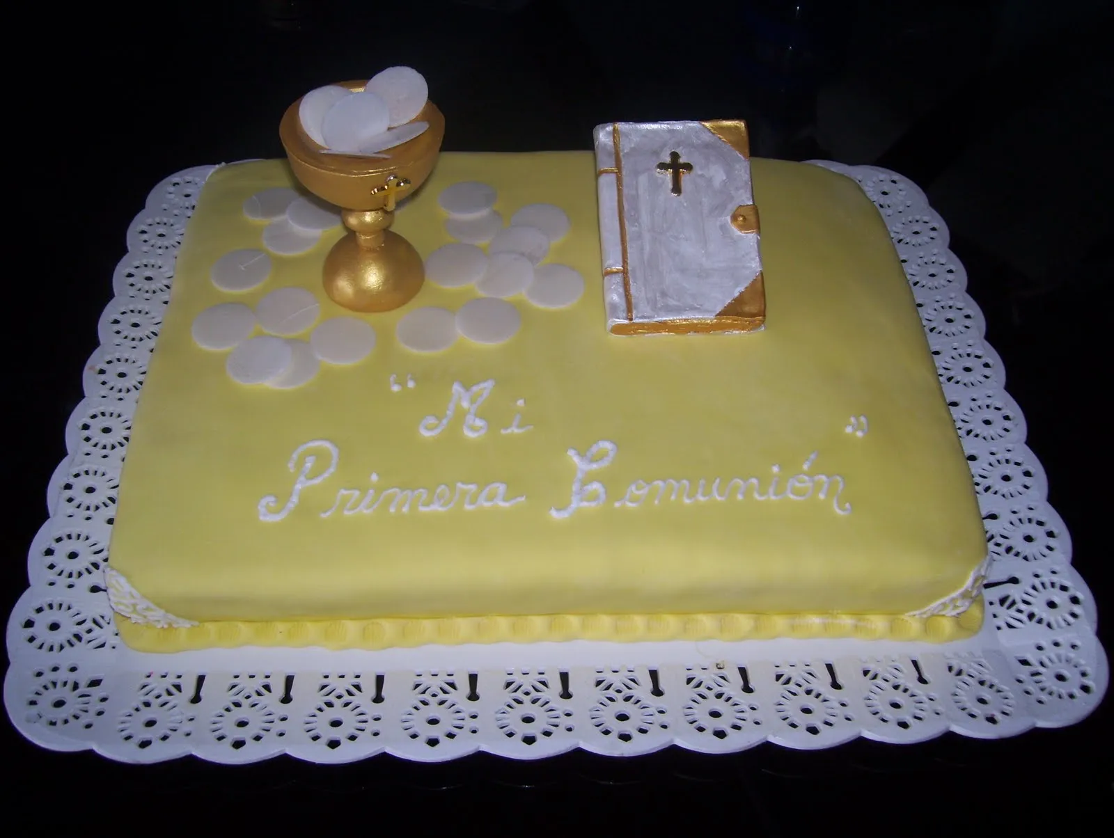 Tortas Ale: Torta de Primera Comunión para varón Tortas Ale: Torta de Primera Comunión para varón