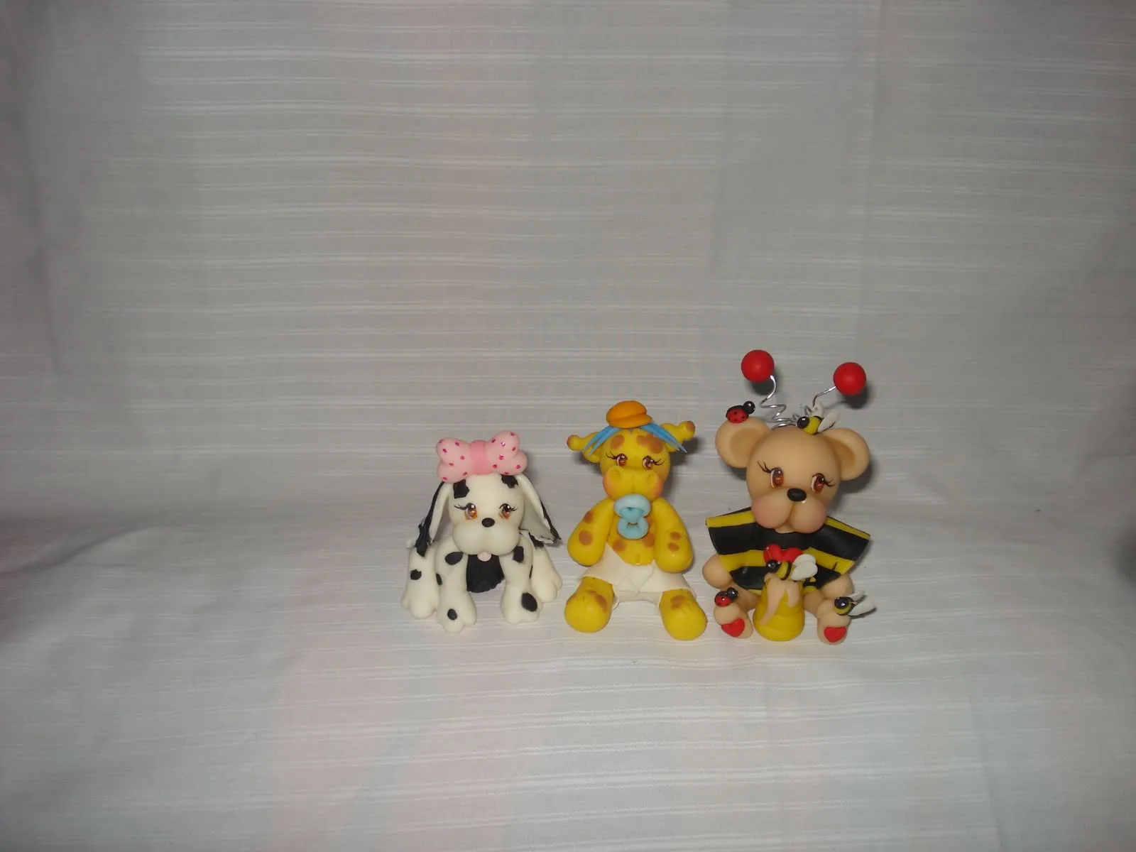 TORTAS ARTESANALES Y SOUVENIRS EN PORCELANA FRIA: osito,jirafa b.b. ,