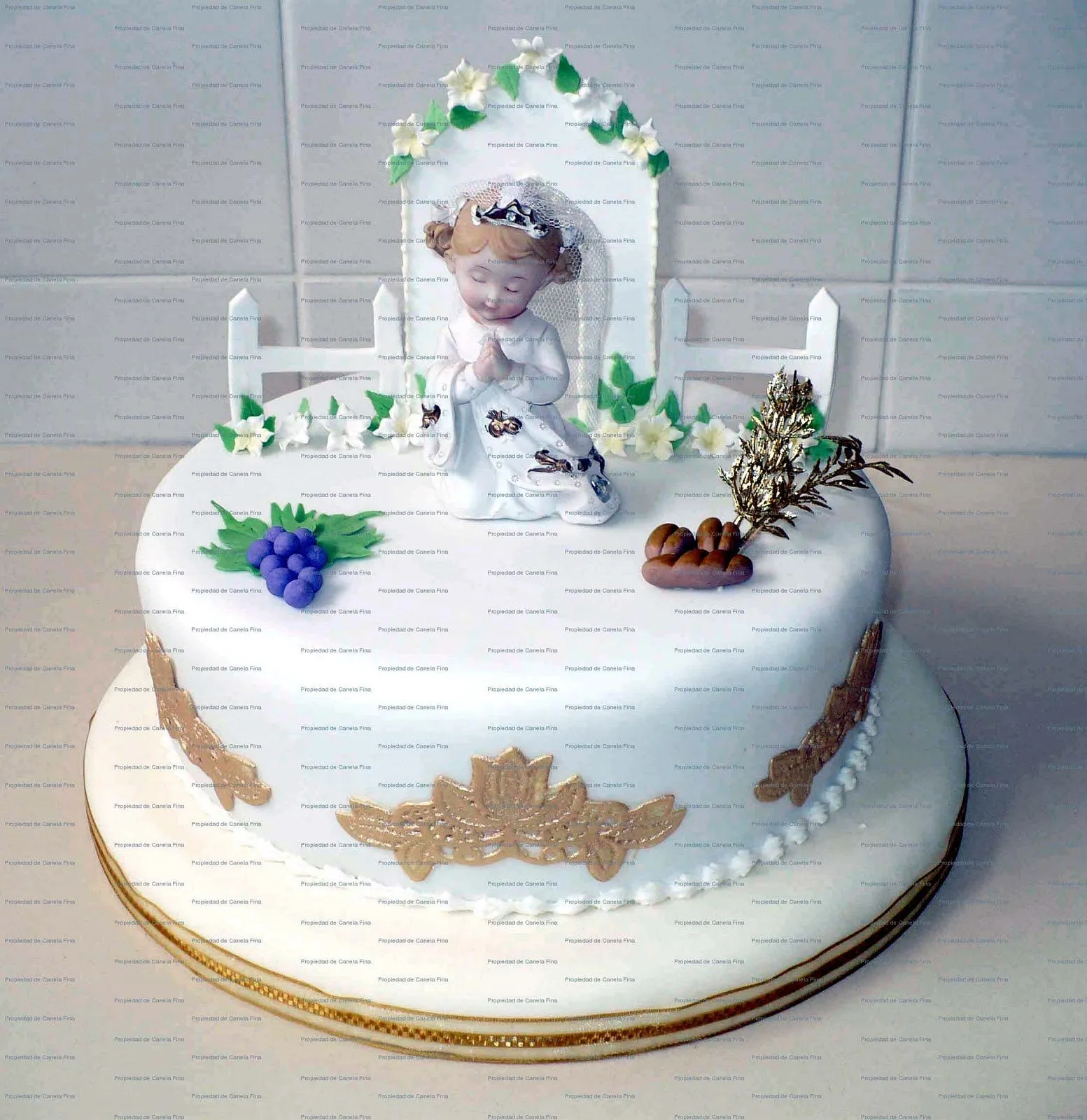 Tortas Artisticas en Canela Fina: Torta Primera Comunión Niñita Tortas Artisticas en Canela Fina: Torta Primera Comunión Niñita