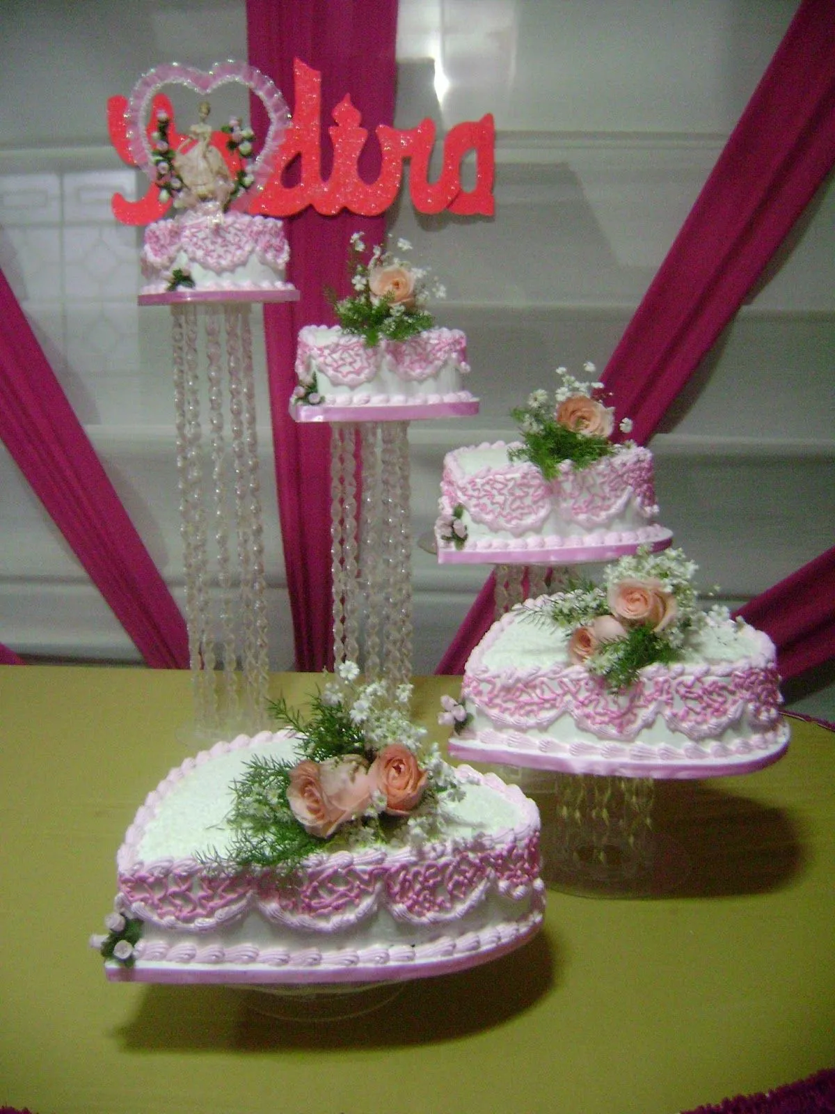 TORTAS Y BOCADITOS CHICLAYO: Torta de 15 años de corazones TORTAS Y BOCADITOS CHICLAYO: Torta de 15 años de corazones