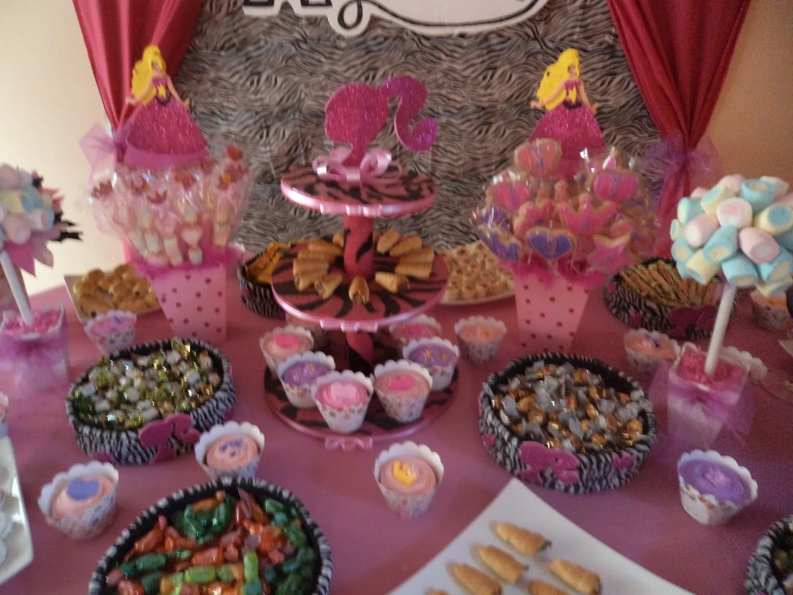 Decoración de fiesta de la barbie - Imagui