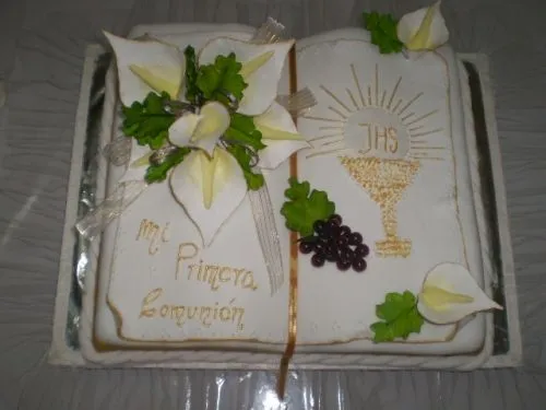 Pasteles para primera comunión en forma de biblia - Imagui