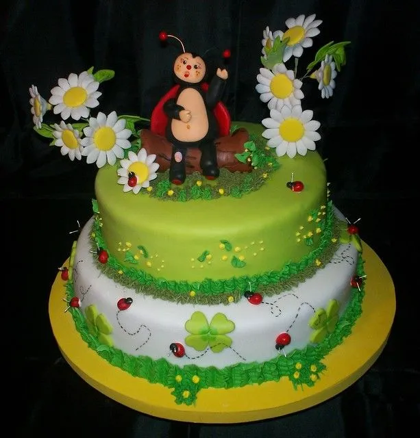 Torta de mariquitas y mariposas - Imagui