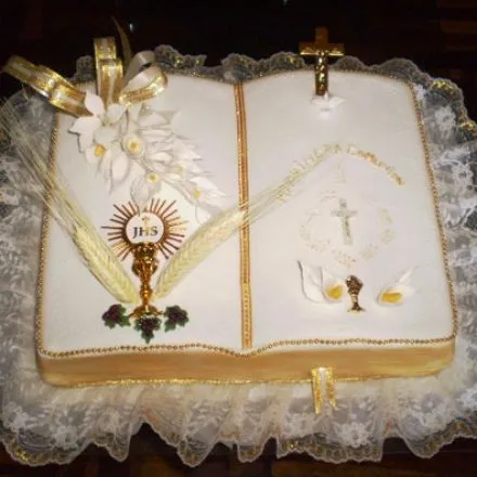 Pasteles para primera comunión en forma de biblia - Imagui