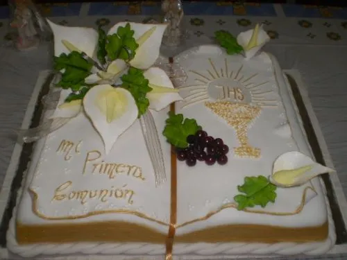 Tortas de primera comunión en forma de biblia - Imagui