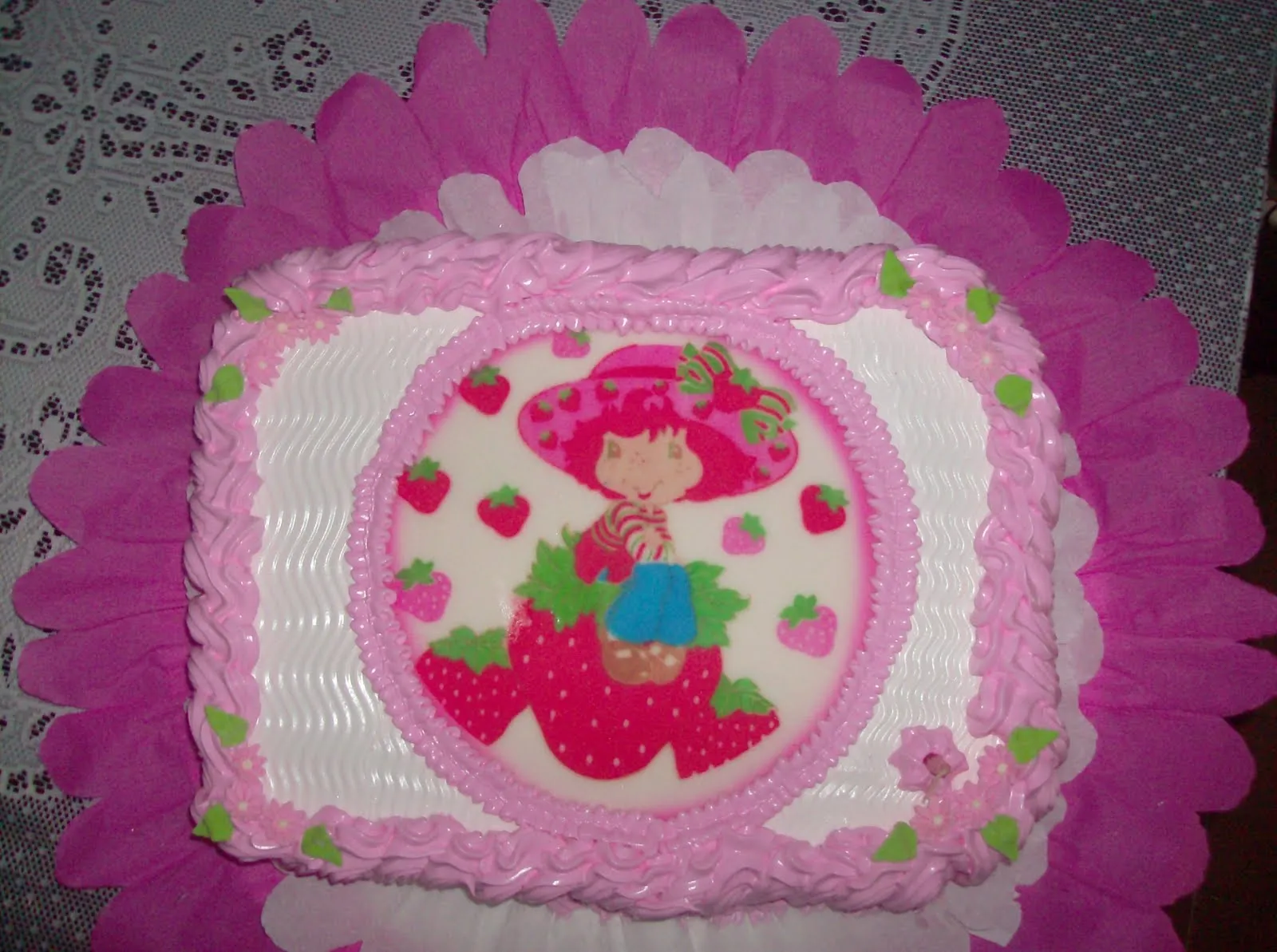 ... Tortas y Gelatinas Decoradas, Pasapalos, etc: Tierna Torta de Fresita