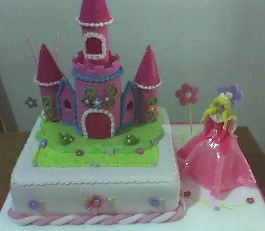 Tortas decoradas con princesas y castillos - Imagui