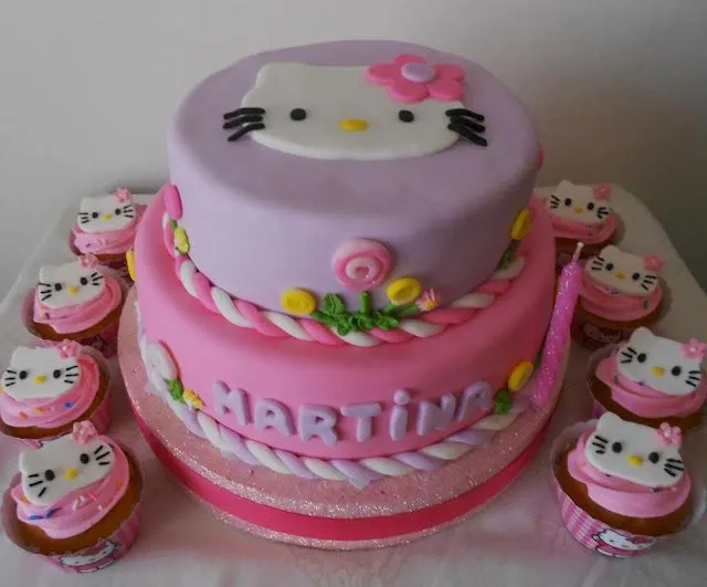 Tortas de Kitty de dos pisos - Imagui