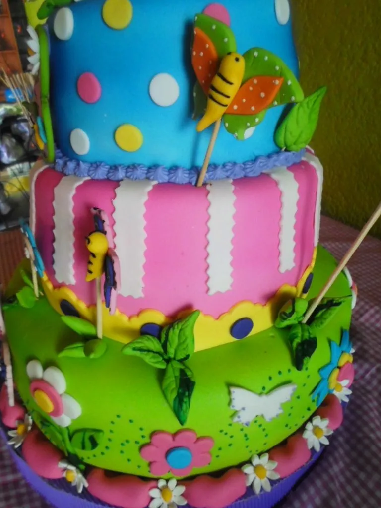 Tortas lisbesita: Torta Flores y Mariposas
