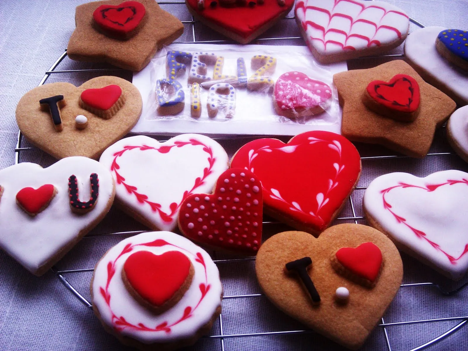 Tortas y Ponques Lucia: Expresiones de Amor y Amistad Tortas y Ponques Lucia: Expresiones de Amor y Amistad