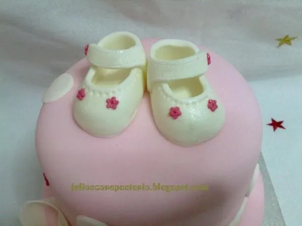 Tortas con zapatitos de bebé - Imagui