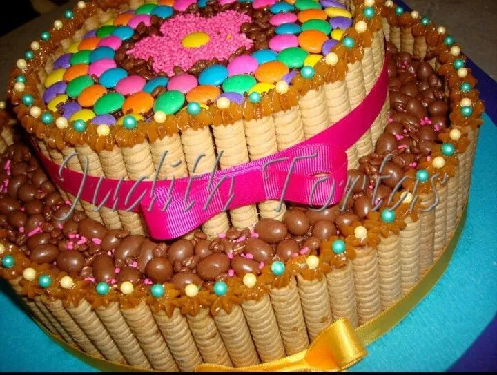 Torta decorada con golosinas | Gusta | Pinterest