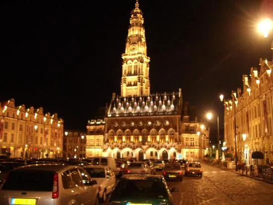 Town Hall - Place des Héros: fotografía de Hotel Diamant, Arras ... Town Hall - Place des Héros: fotografía de Hotel Diamant, Arras ...