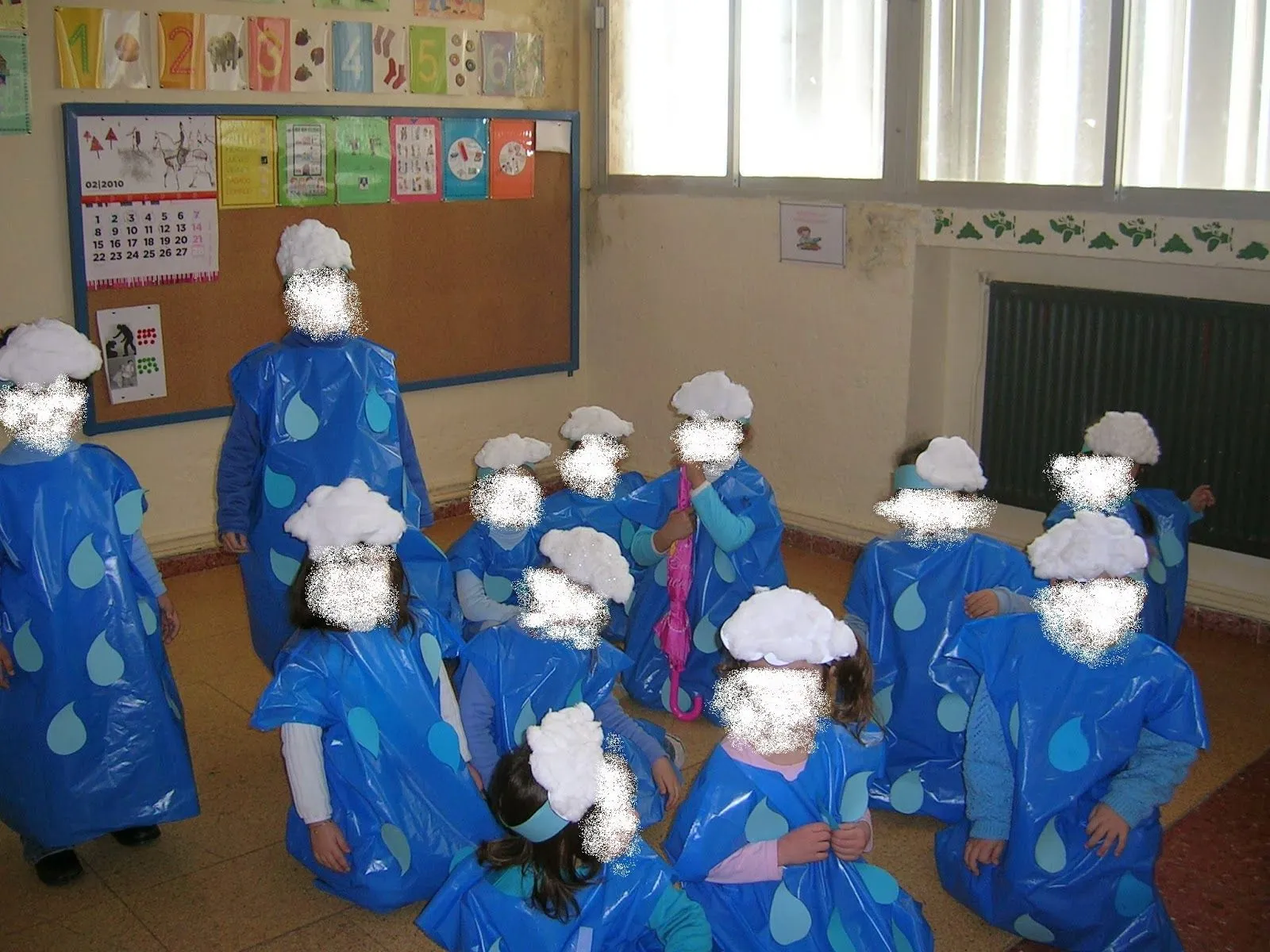 Trabajando en Educación Infantil: Disfraz de lluvia