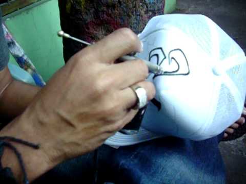 Tracker Pintando La Gorra De Eury Uzi.MOV - YouTube