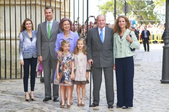 La tradicional Misa del Domingo de Pascua reúne a los Reyes y a ...