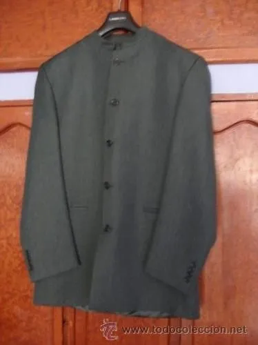 TRAJE CUELLO MAO -MANDARIN- CABALLERO T44 (No Coleccionables) TRAJE CUELLO MAO -MANDARIN- CABALLERO T44 (No Coleccionables)