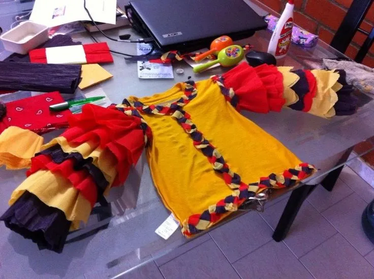 Traje de rumbera con papel crepe - Imagui