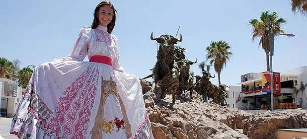 Traje Típico de Aguascalientes - TuriMexico Traje Típico de Aguascalientes - TuriMexico