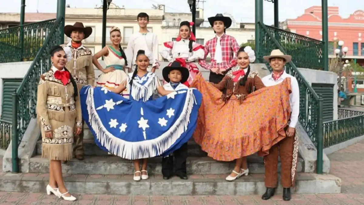Traje típico de Chihuahua: El único y original - viajaBonito Traje típico de Chihuahua: El único y original - viajaBonito