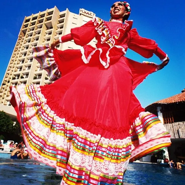 Traje típico de Jalisco #guadalajara #jalisco #traje #típico #red ... Traje típico de Jalisco #guadalajara #jalisco #traje #típico #red ...