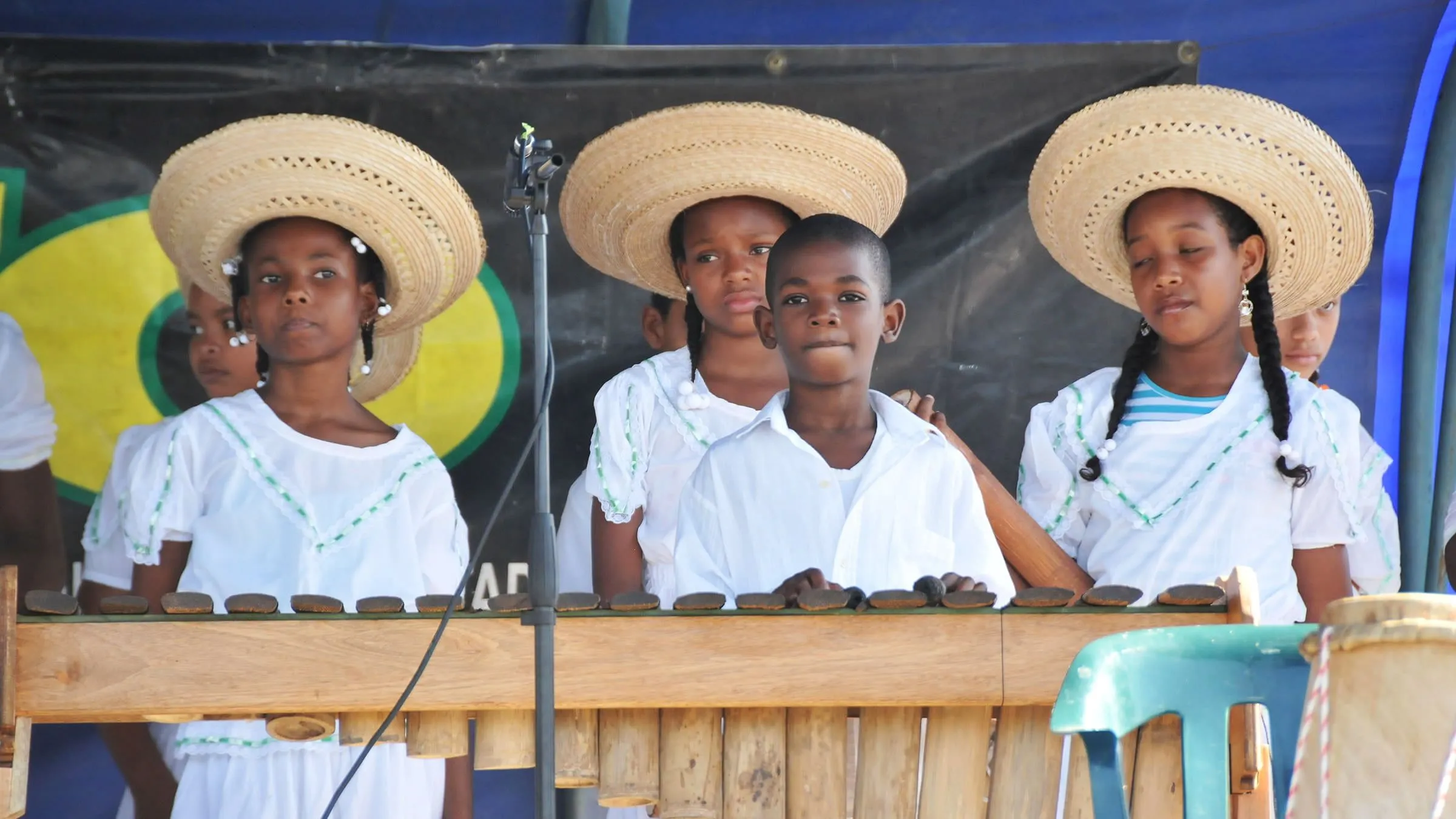 Trajes-region-del-pacifico.jpg
