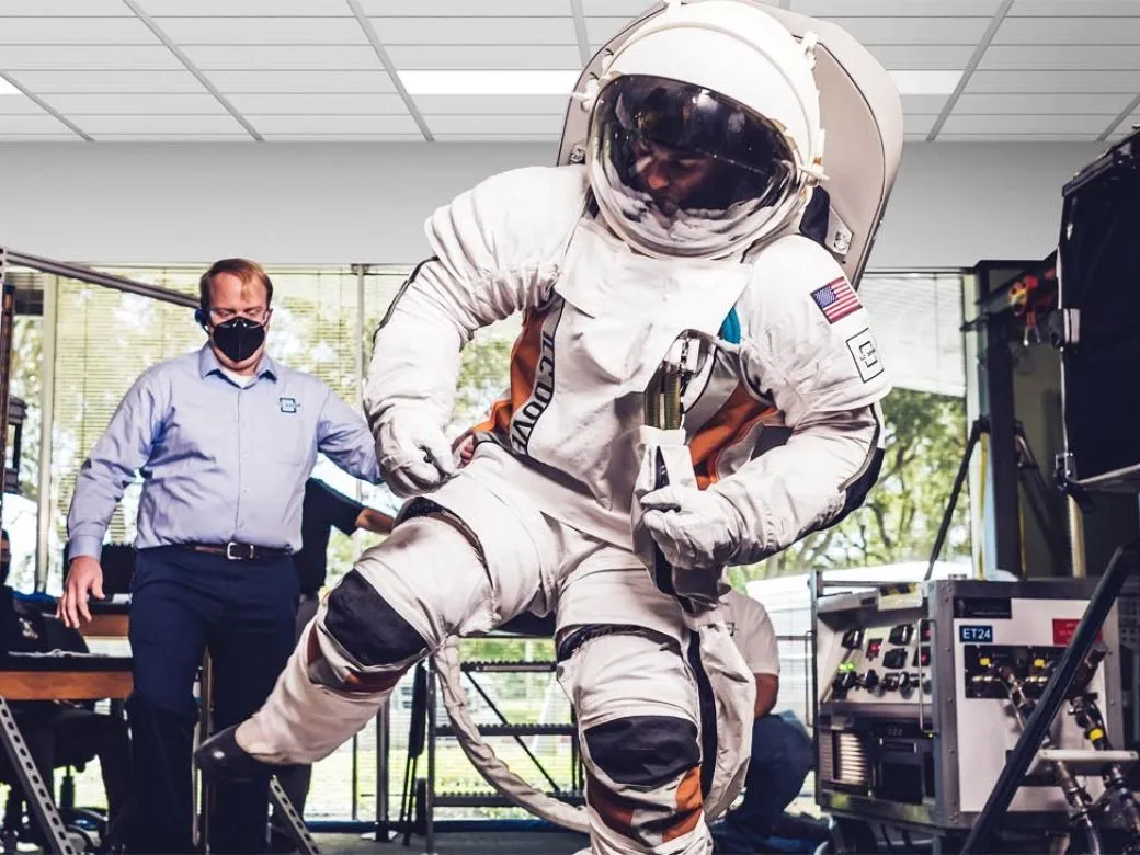 Nuevos trajes espaciales de la NASA: costarán US$ 3.500 millones y son de ciencia ficción | Perfil Nuevos trajes espaciales de la NASA: costarán US$ 3.500 millones y son de ciencia ficción | Perfil