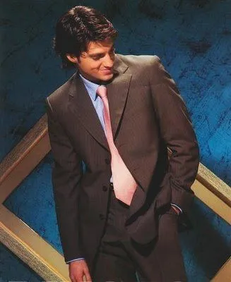 Trajes modernos para hombre 2012 ~ Moda y belleza, vestidos imagenes Trajes modernos para hombre 2012 ~ Moda y belleza, vestidos imagenes