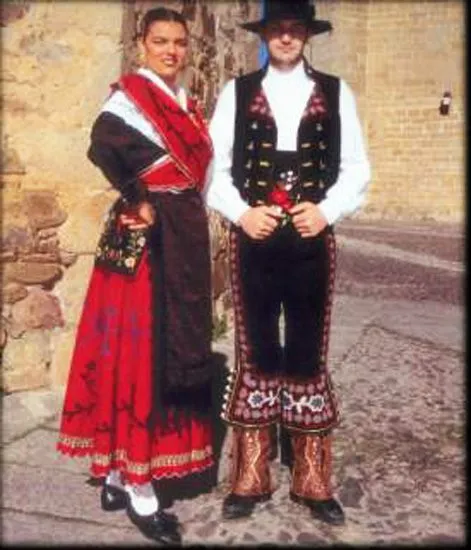 Trajes regionales españoles. Folklore popular de España ... Trajes regionales españoles. Folklore popular de España ...